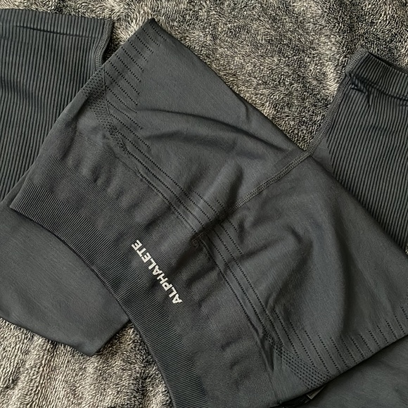 Alphalete Ozone leggings - Picture 2 of 2